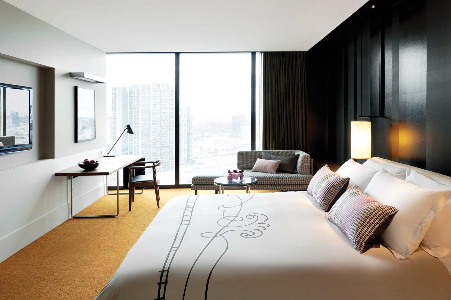 120422-Melbourne-Hotels-Metropol-Rooms-Luxe-King-2-1800x1200 120422-Melbourne-Hotels-Metropol-Rooms-Luxe-King-2-1800x1200